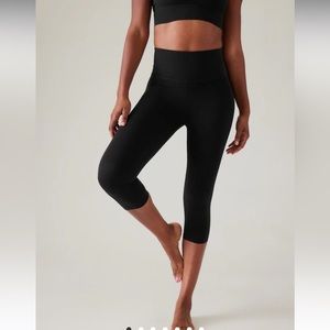Athleta Elation Crop Legging XS Black Buttery Soft Stretch Medium Compression